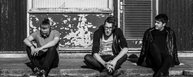 MANCUNIAN ALT ROCKERS 'PEUR' RELEASE NEW SINGLE 