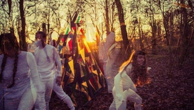 LANDSHAPES  Premiere new track, 'Moongee' 