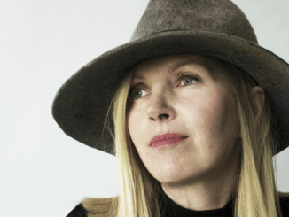 SARAH CRACKNELL - Releases 2nd solo album 'Red Kite' in June - Listen to track