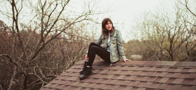 COURTNEY BARNETT RELEASES VIDEO FOR 