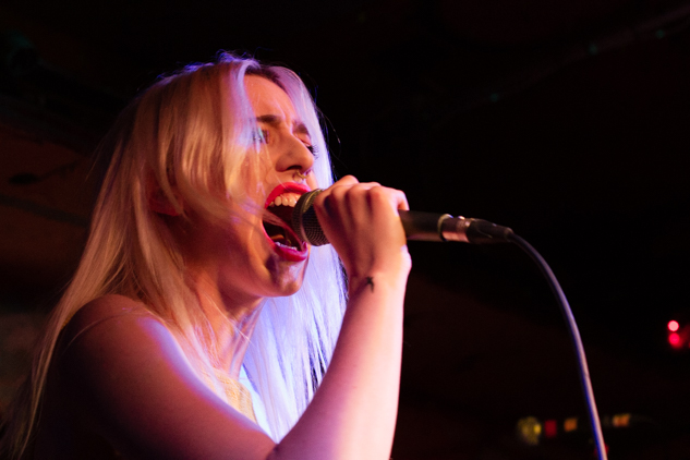 LIVE REVIEW: DU BLONDE - The Shacklewell Arms, London 21st July 2015 1