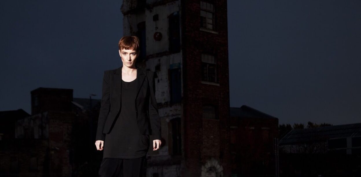 LONELADY - announces autumn tour / listen to new single 'Silverings' 