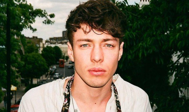 TRACK OF THE DAY: BARNS COURTNEY - GLITTER and GOLD 2
