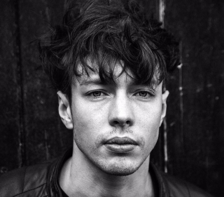 BARNS COURTNEY announces debut EP 'Hands' - Listen to track 
