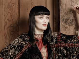 ​BRONAGH GALLAGHER announces new album 'GATHER YOUR GREATNESS'