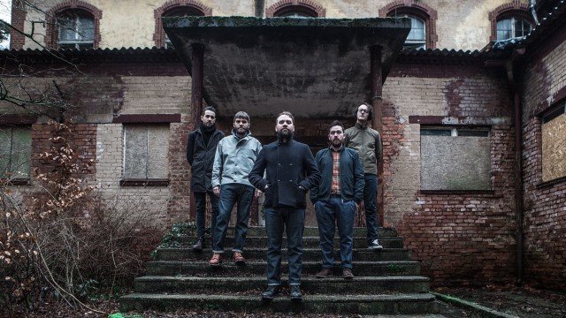 ALBUM REVIEW: FRIGHTENED RABBIT - PAINTING OF A PANIC ATTACK 