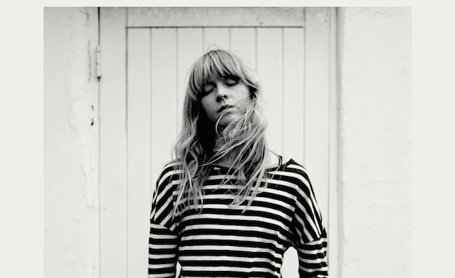 Lucy Rose - Shares 'Shiver' Video From Her 'Live At Urchin Studios' Album 
