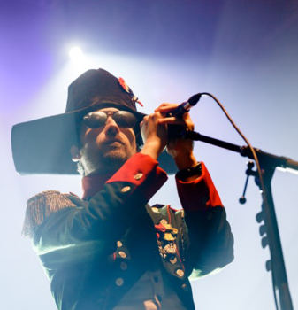 The Divine Comedy release new single 'To The Rescue' - Watch 