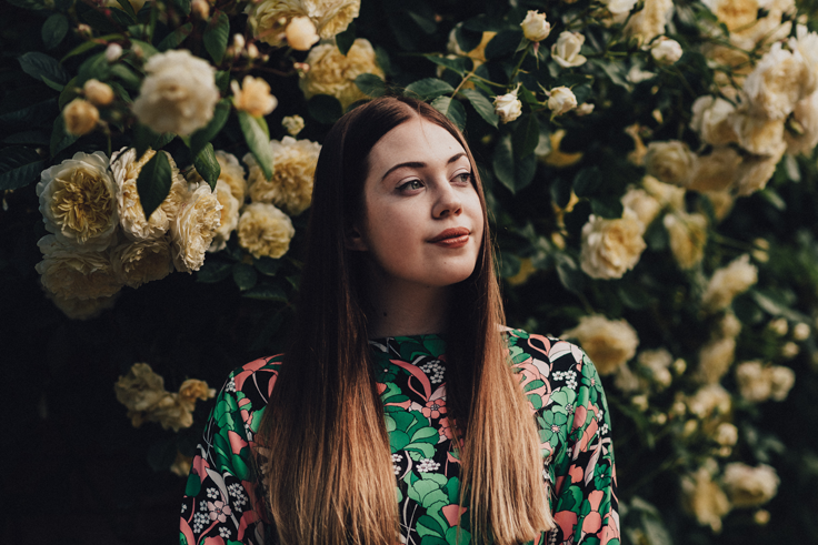 Listen to LAURAN HIBBERD'S super new single ‘Old Head Young Shoulders’ - HERE 