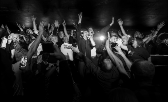 TOM HINGLEY (Inspiral Carpets) - Releases nutty new LP with his own tribute band THE KAR-PETS 1