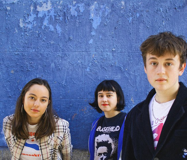 THE ORIELLES Announce details of ‘ Blue Suitcase (Disco Wrist)’ & Rough Trade in-stores. 