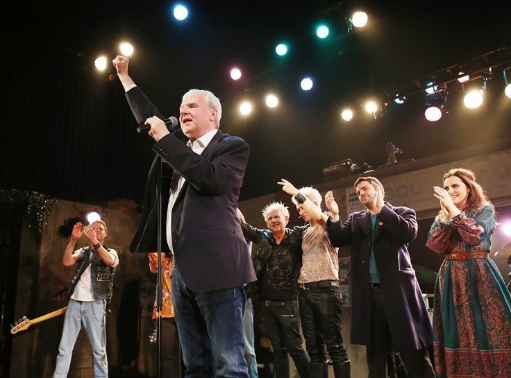 Legendary Opening Night for GOOD VIBRATIONS at the Lyric! 1