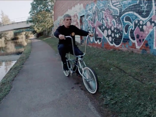 IAN BROWN Unveils Video for New Single ‘FIRST WORLD PROBLEMS’- Watch Now 