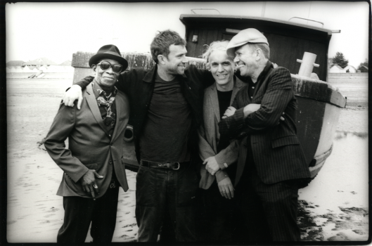 THE GOOD, THE BAD & THE QUEEN share new track ‘GUN TO THE HEAD’ from forthcoming album 'MERRIE LAND', Watch Video 