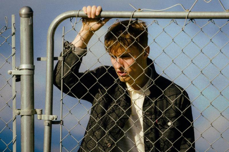 SAM FENDER Releases Video For Single "Hypersonic Missiles" - Watch Now 