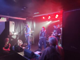 LIVE REVIEW: Grooving in Green, Cold in Berlin, Killing Eve @ Night people, Manchester 7