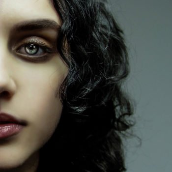 VIDEO PREMIERE: Eda Green - 'I Hate Me Too' - Watch Now 