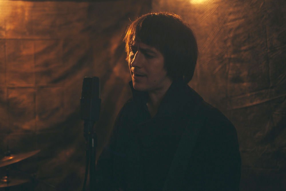 VIDEO PREMIERE: Alt-folk troubadour GALLERY 47 unveils video for new single 'Choices' 