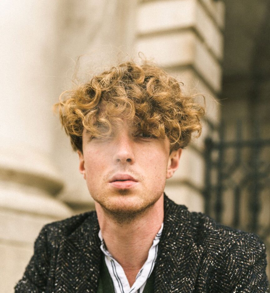 DAVID KEENAN announces debut album 'A Beginners Guide To Bravery' out Friday 10th January 2020 