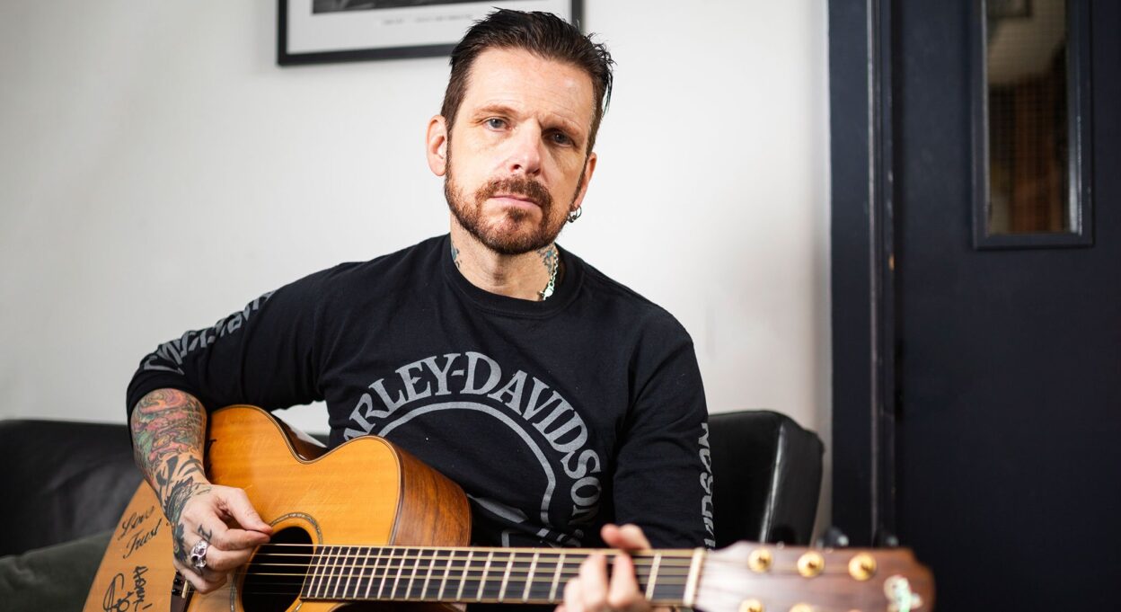 INTERVIEW: RICKY WARWICK on new BLACK STAR RIDERS album - 
