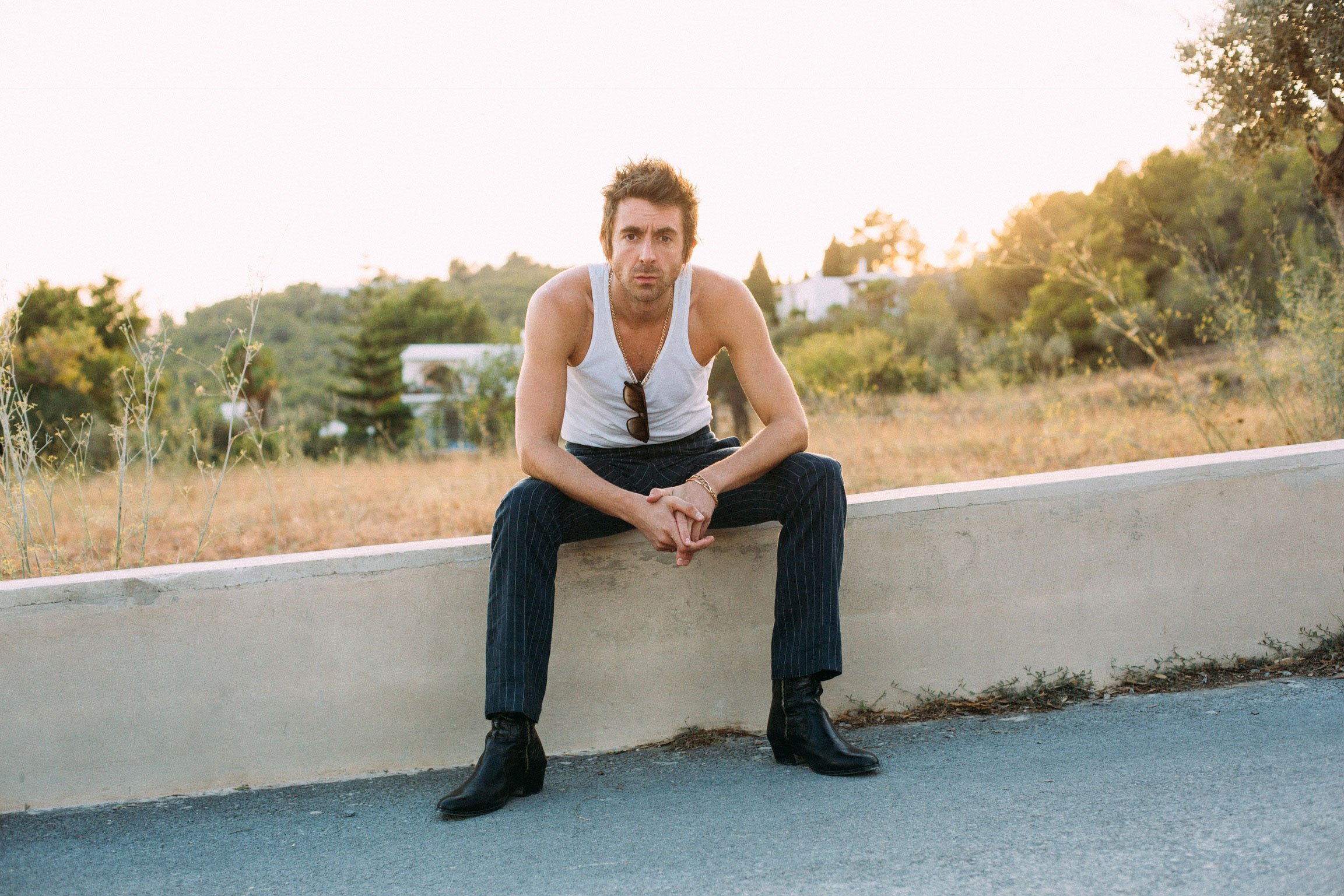 MILES KANE releases sun-soaked video for new single 'Blame It On The Summertime'... 
