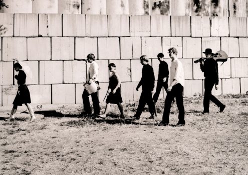ARCADE FIRE to re-issue their debut single ‘Neighborhood #1 (Tunnels)’ on 7” vinyl 2