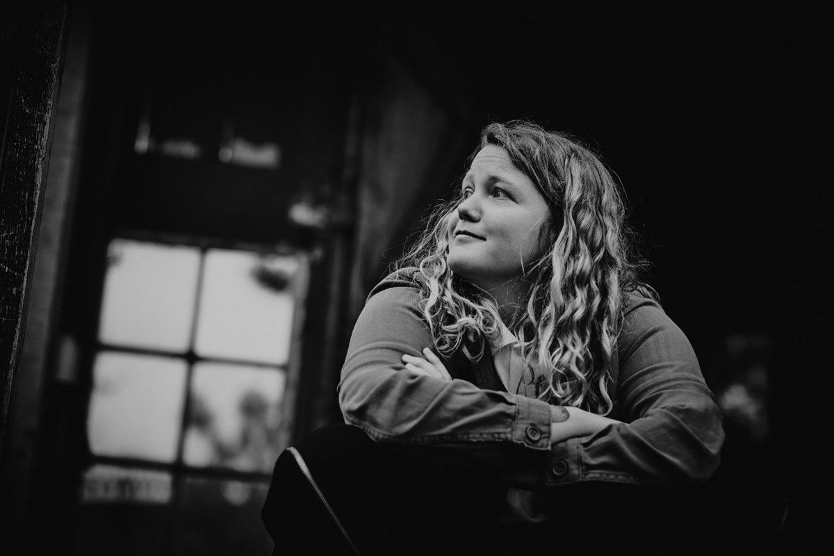 KATE TEMPEST unveils the video for her latest single “People’s Faces” (Streatham Version) 