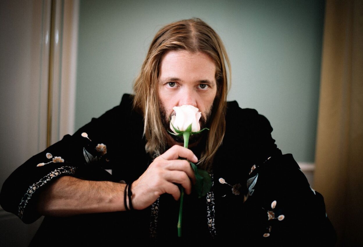 Taylor Hawkins & The Coattail Riders announce third album, 'Get The Money' out November 8th 