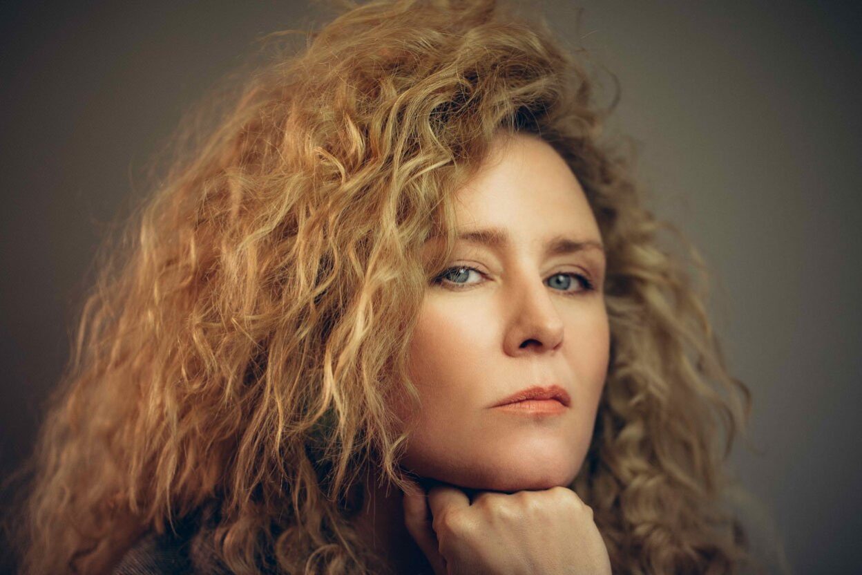 RÓISÍN MURPHY shares the hard-driven, string-drenched, disco epic 'Narcissus' - Listen Now 