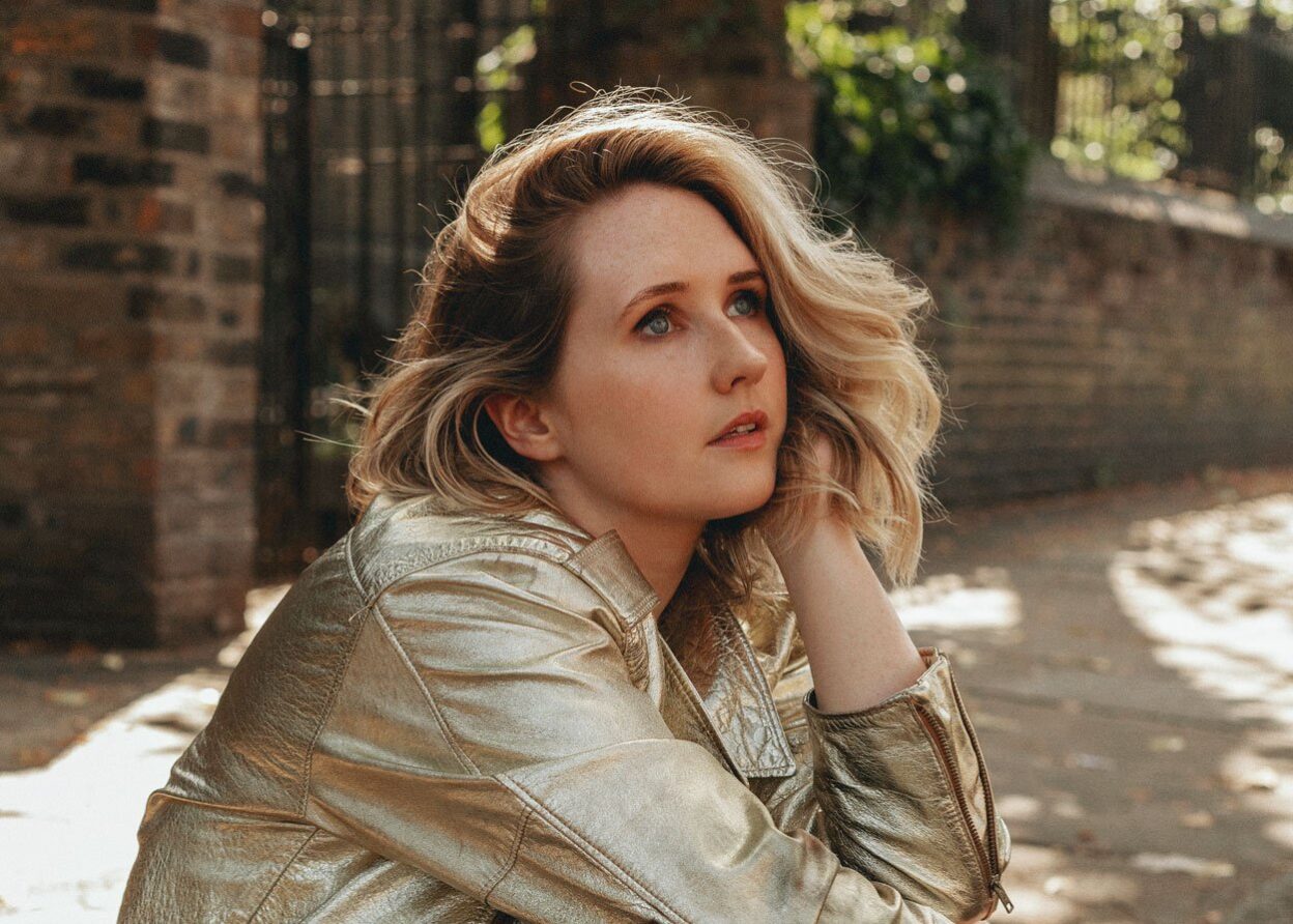 Fast emerging singer-songwriter LILLA VARGEN to play London, Belfast & Dublin shows in November 