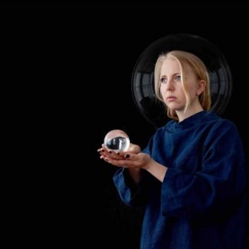 POLLY SCATTERGOOD returns with her new single 'Red' - Listen Now 