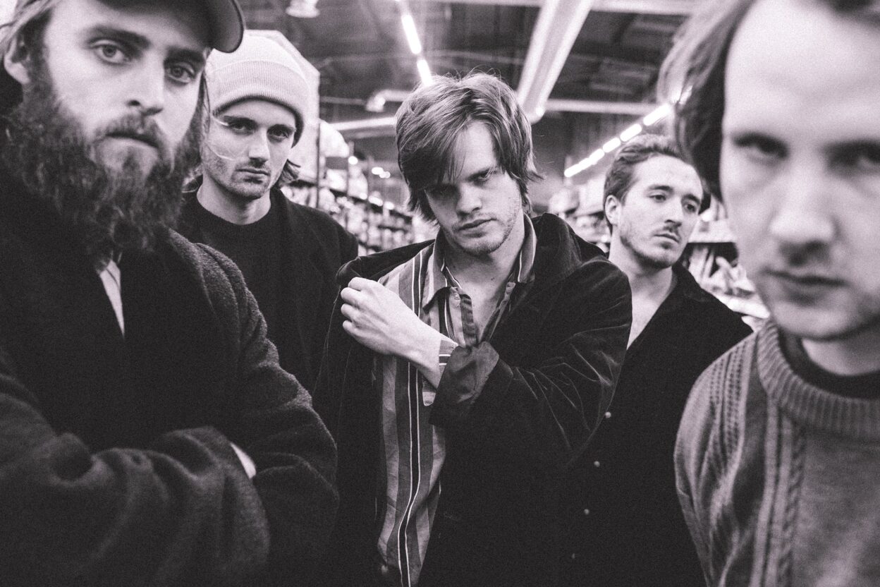 Sheffield's SHEAFS announce debut EP 'Vox Pop' - Hear new single 'Total Vanity' 