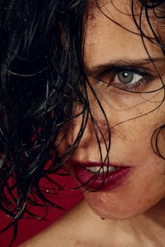 Anna Calvi Shares Eden Featuring Charlotte Gainsbourg Xs Noize Online Music Magazine