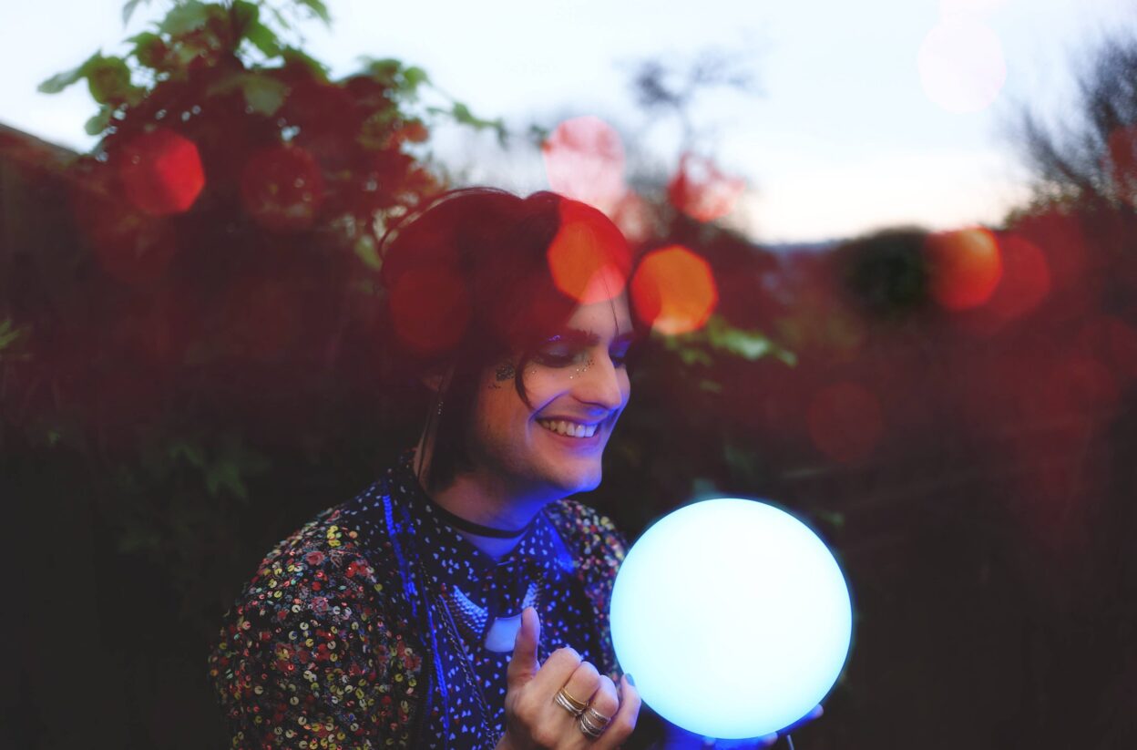 Dreampop band GRAWL!X share video for 'In' following release of fourth album Peeps 