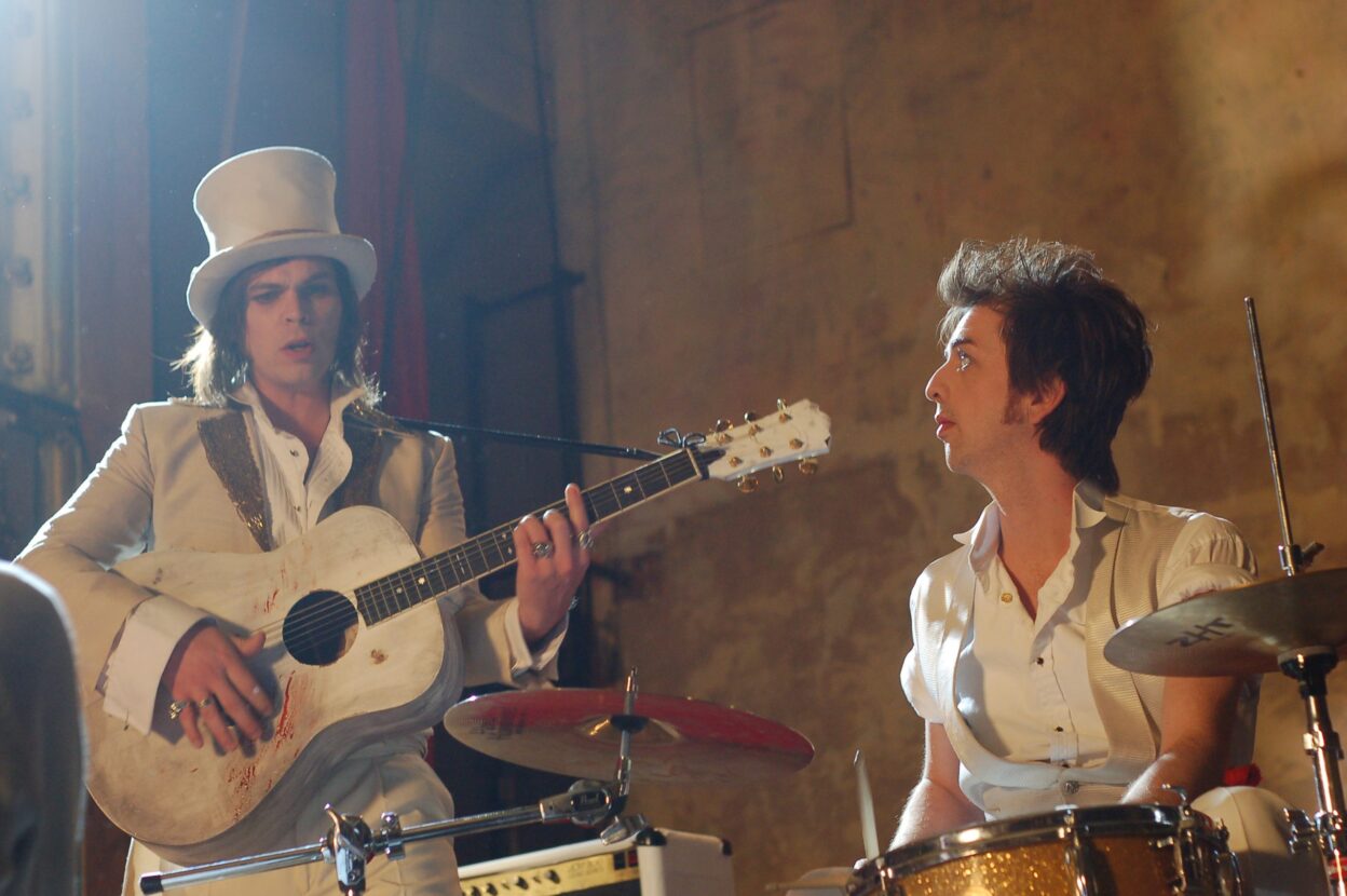 GAZ COOMBES & DANNY GOFFEY cover Kelis' Milkshake for 10th anniversary of THE HOTRATS 1