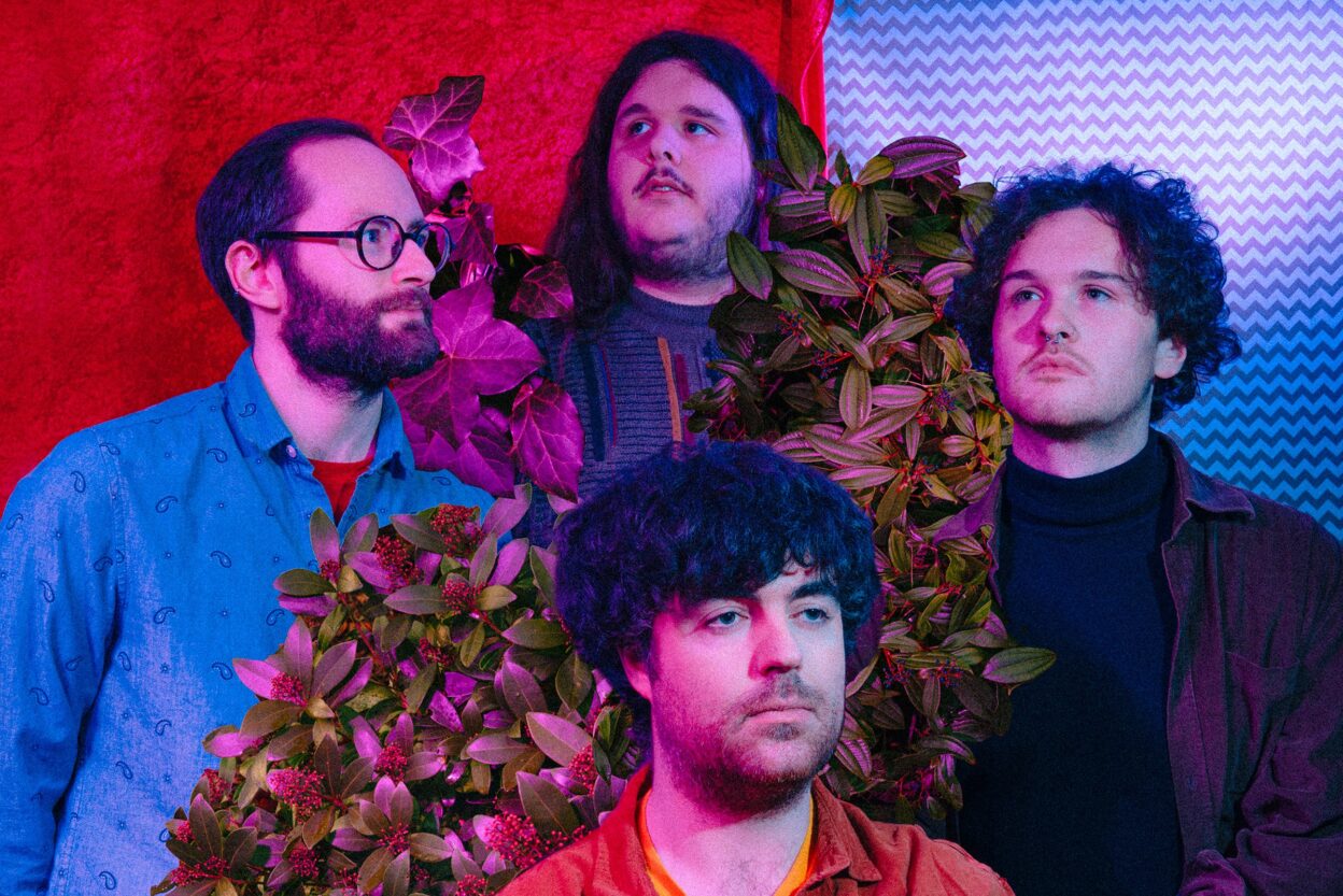 Belfast quartet JUNK DRAWER release motorik, post-punk and psych infused single 'Temporary Day' 