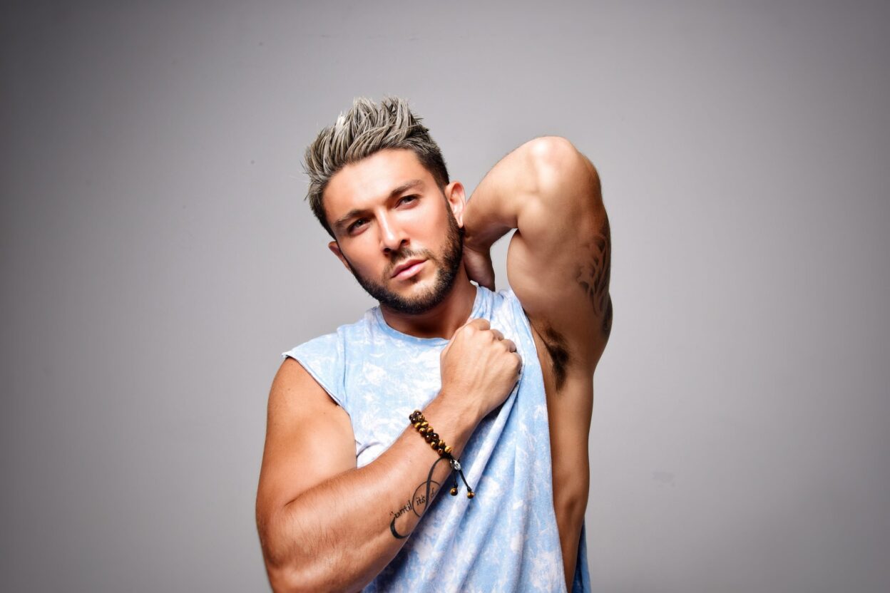 VIDEO PREMIERE: Frankie Zulferino - Drops sizzling new video for ‘Say Less’ 