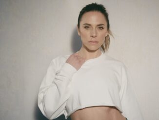 MELANIE C premieres Joe Goddard remix of new single, 'Who I Am' - Listen Now 82 MELANIE C premieres Joe Goddard remix of new single, 'Who I Am' - Listen Now