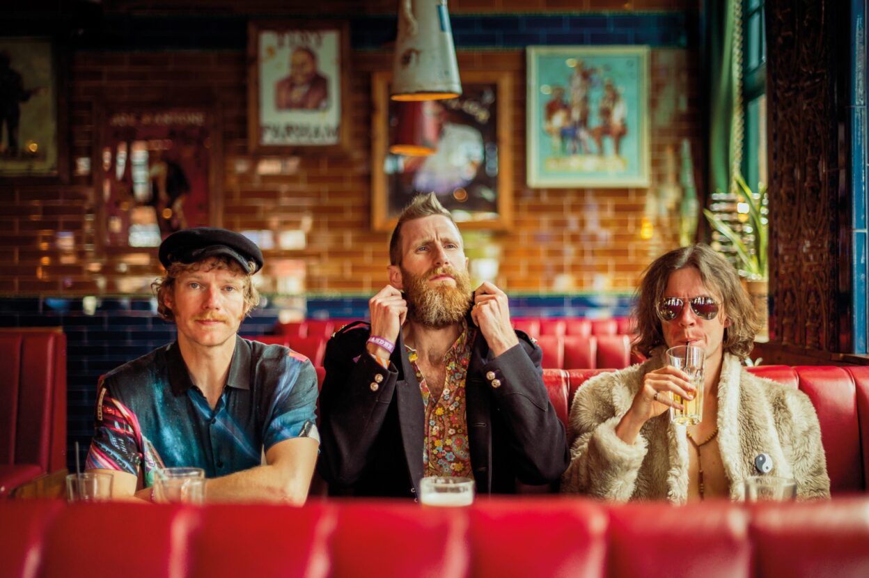 VIDEO PREMIERE: Miracle Glass Company - Professional Noise 