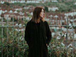 TRACK PREMIERE: Sailing Stones - Comfort 82 TRACK PREMIERE: Sailing Stones - Comfort