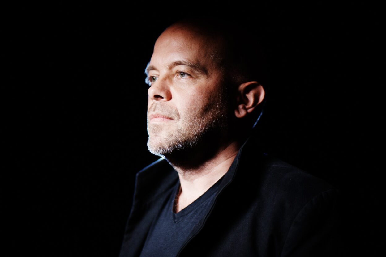 RIDE's Mark Gardener teams with Telepopmusik's 2Square on 'Chained' single 