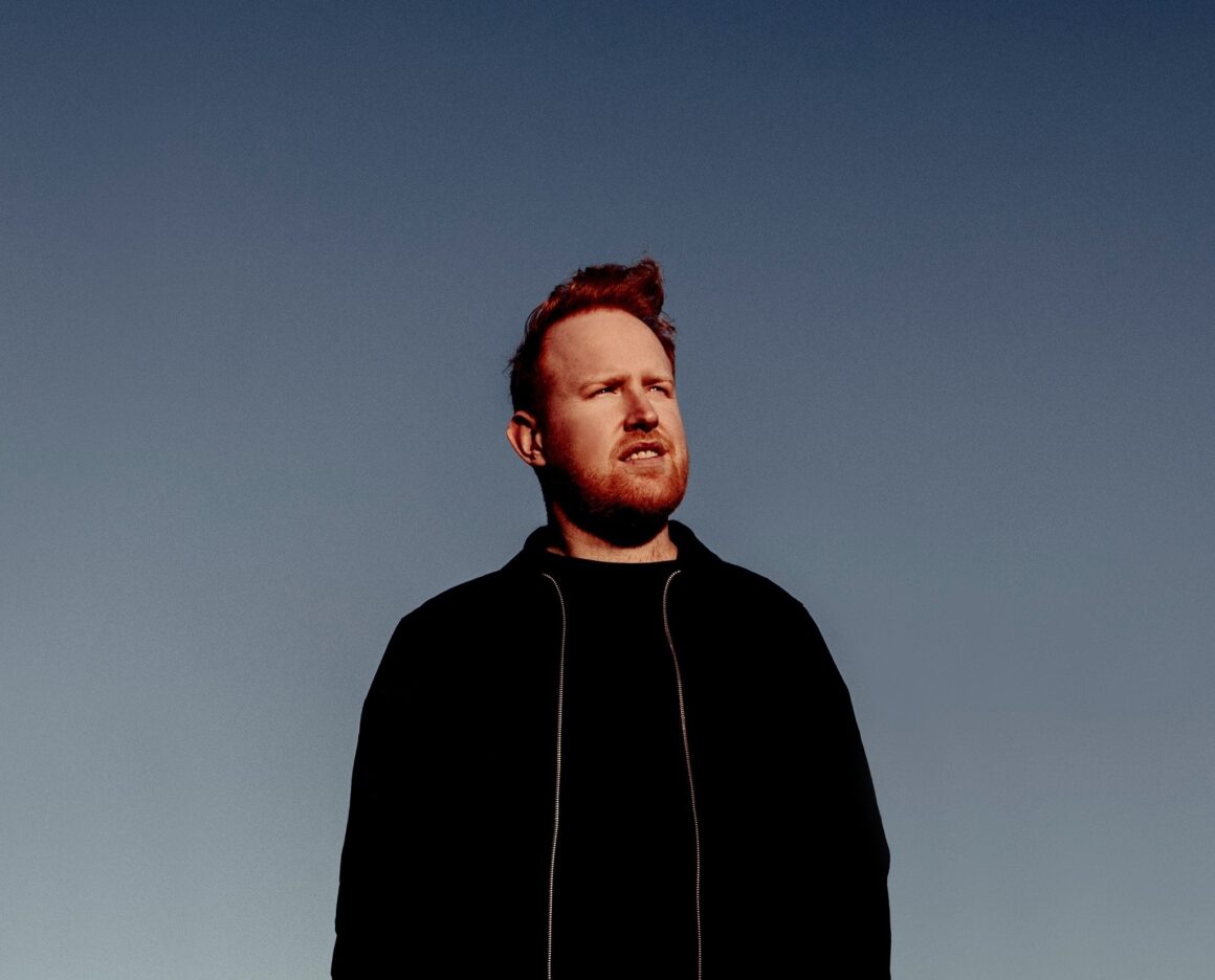 GAVIN JAMES announces his long awaited new single 'Boxes' - Watch Video 