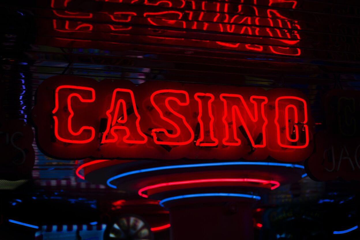 Come inside and free your mind: Five reasons to love your favorite online casino 1