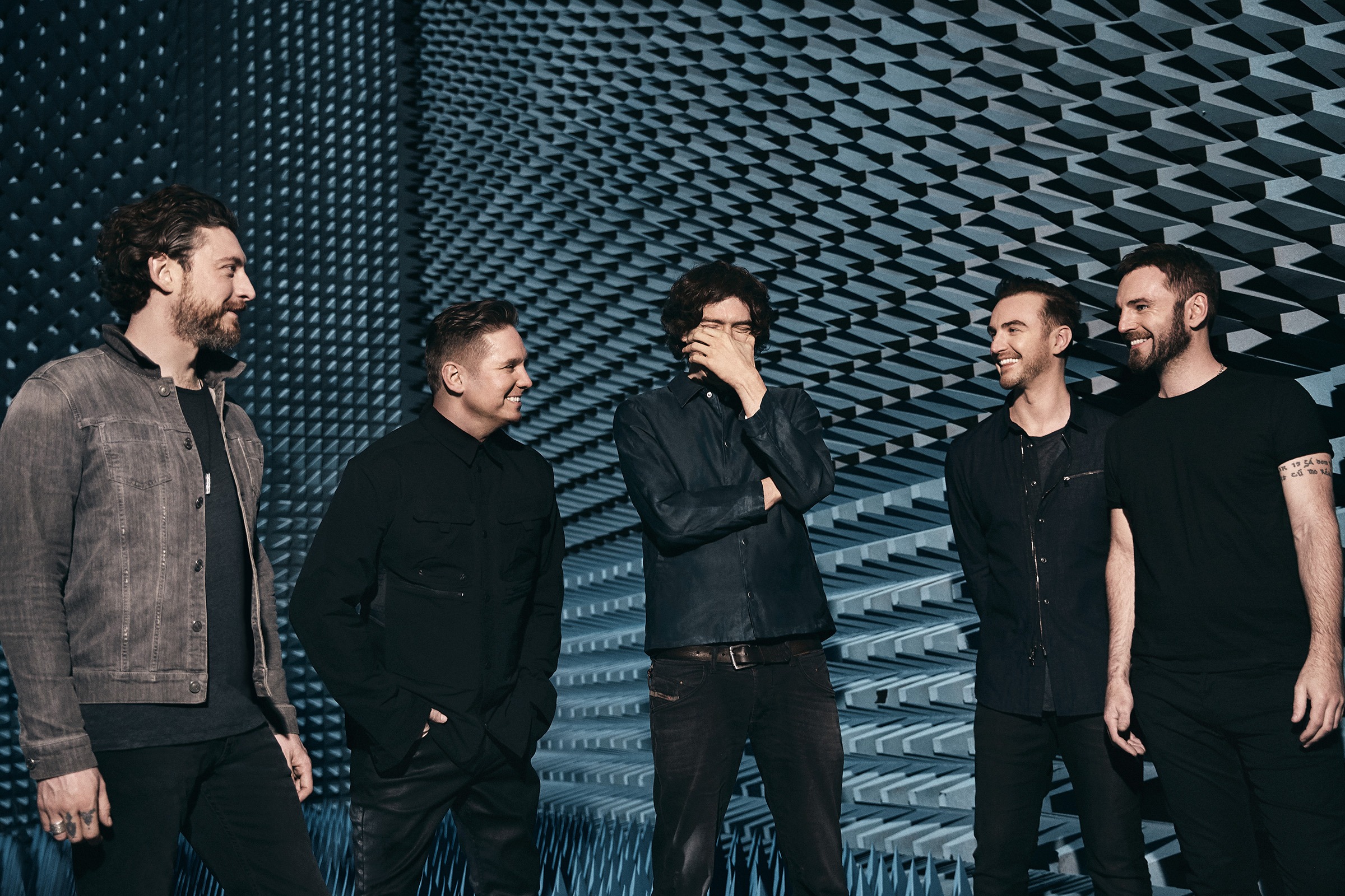 SNOW PATROL and the SATURDAY SONGWRITERS release The Fireside Sessions EP on August 21st 1