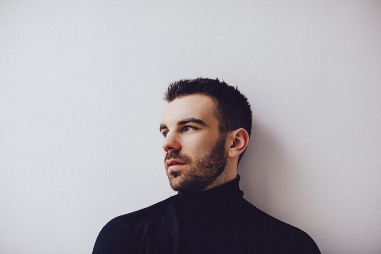 TRACK PREMIERE: Crawford Mack - Depends On Where You Stand 