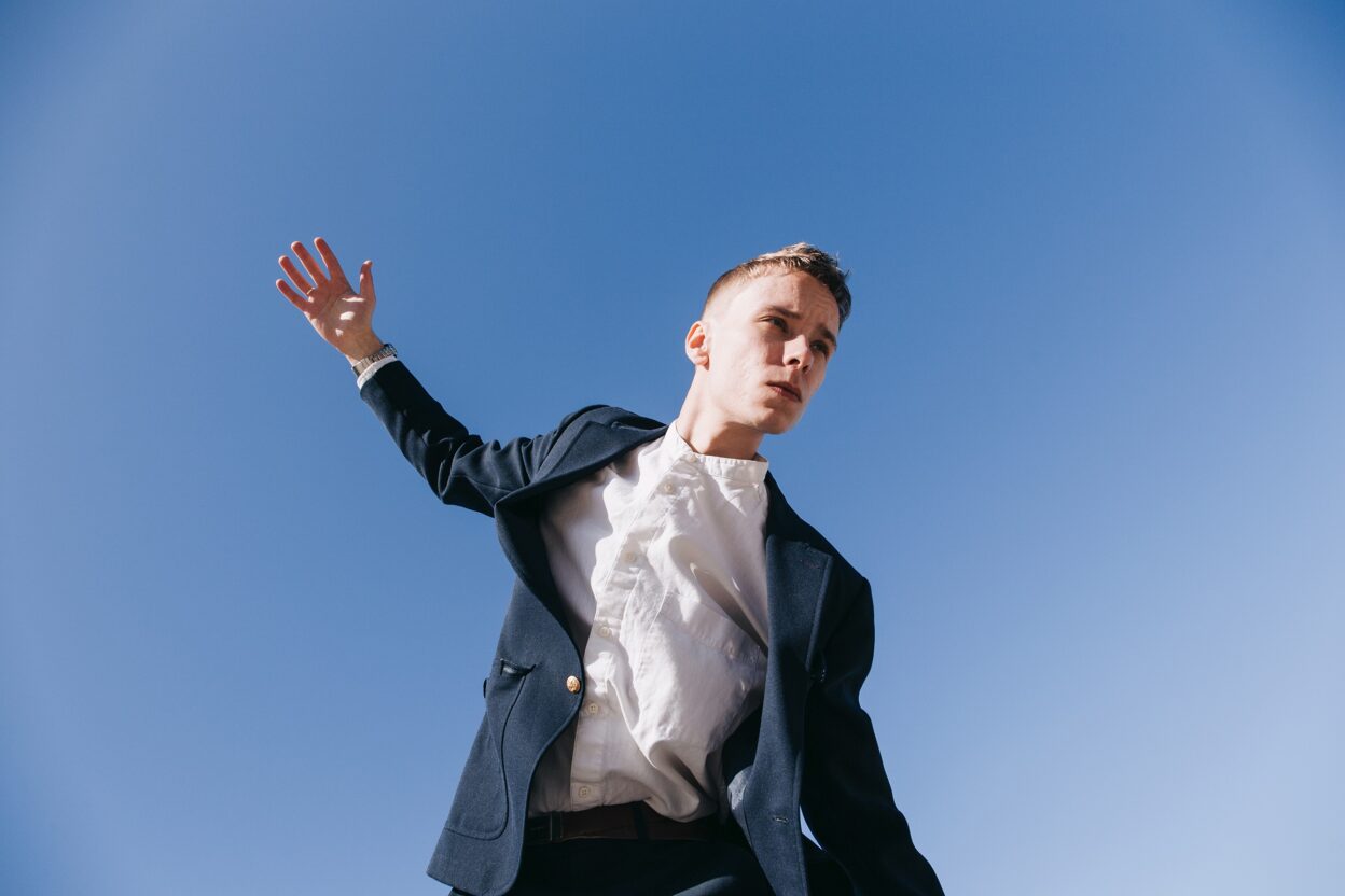 TRACK PREMIERE: Nicky William - Pathetic F**k 