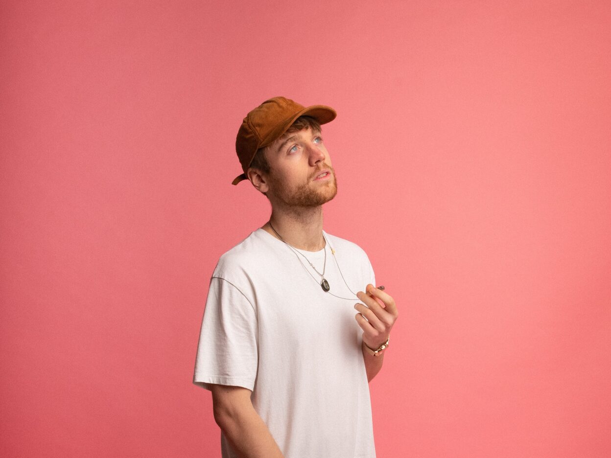 VIDEO PREMIERE: Tadhg Daly - We Never Should Have Been Lovers 