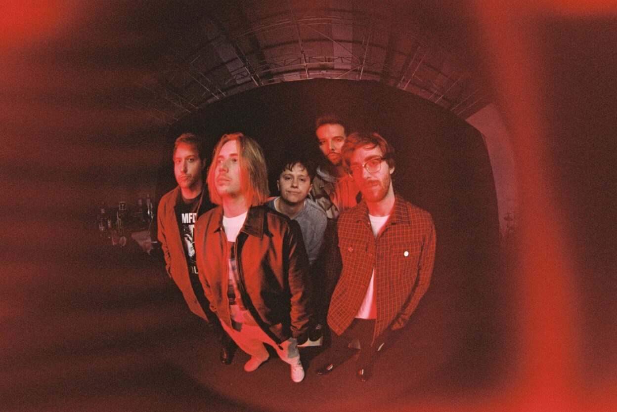 NOTHING BUT THIEVES share video for 'Real Love Song' - Watch Now 