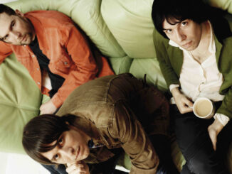 THE CRIBS share 'I Don't Know Who I Am' feat. LEE RANALDO