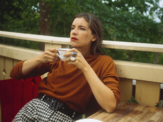 VIDEO PREMIERE: Swedish dream-pop artist REBECKA REINHARD shares new video for ‘A PICK’ 81 VIDEO PREMIERE: Swedish dream-pop artist REBECKA REINHARD shares new video for ‘A PICK’ 3